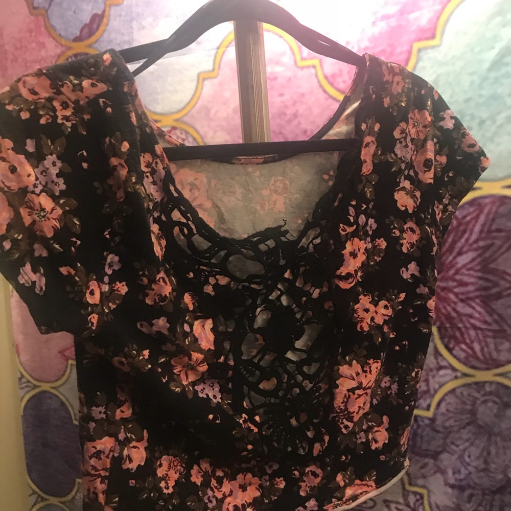 Flower Crop Top - Picture 3 of 6